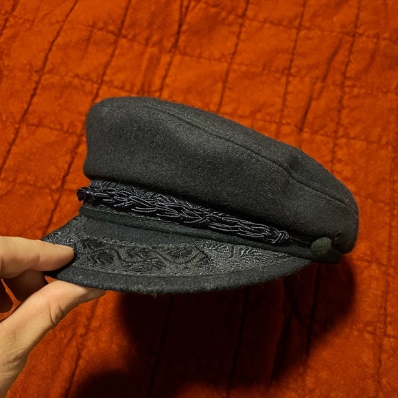Accessories - Antique hat